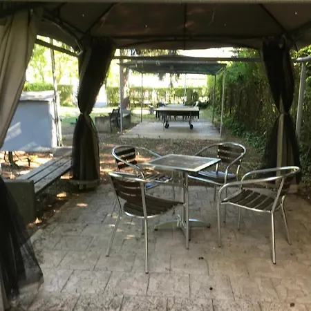 Platanus Vendeghaz Frühstückspension Zamárdi