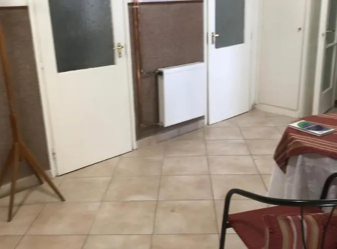 Platanus Vendeghaz فندق مبيت وإفطار 3*